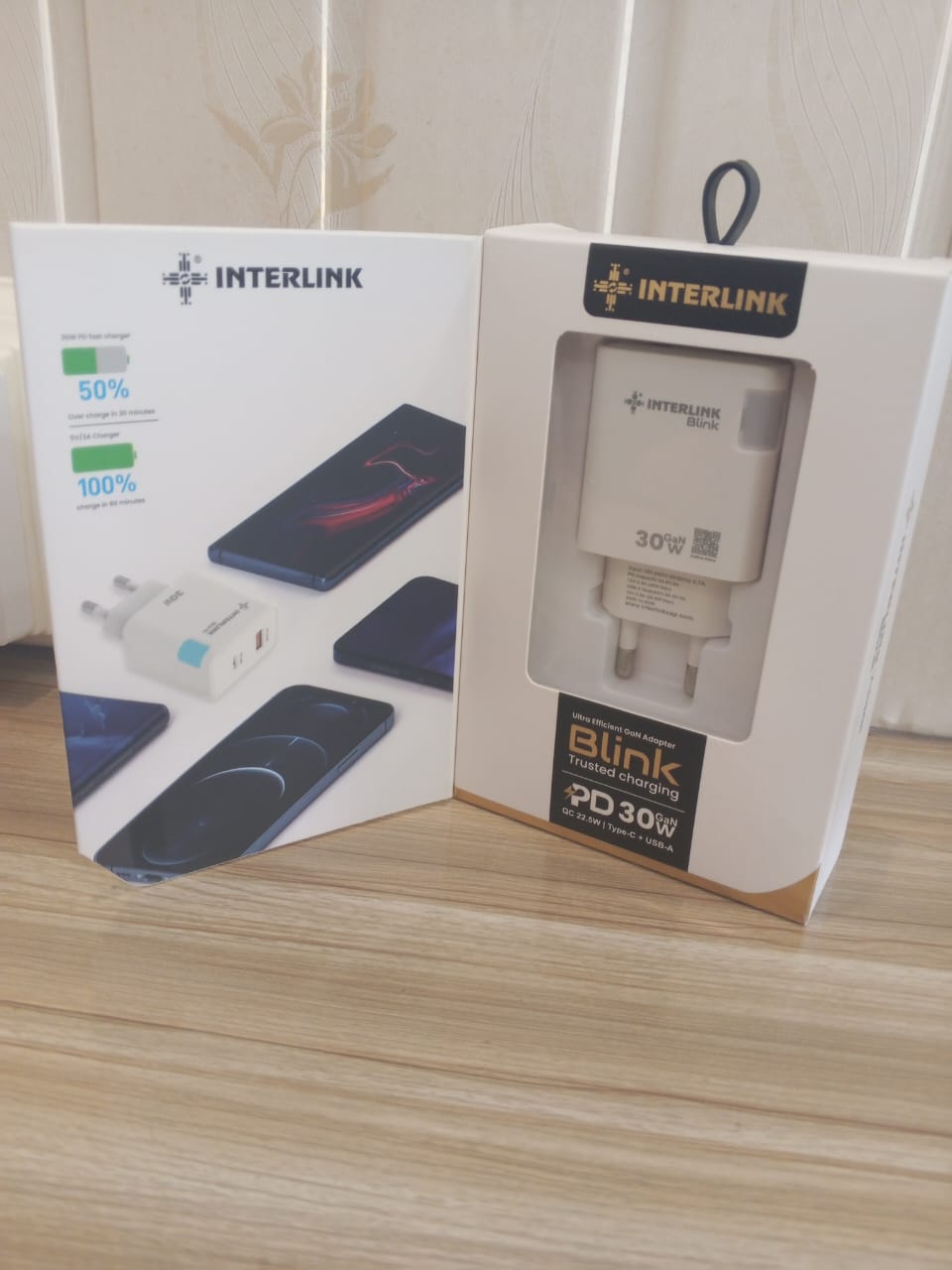 INTERLINK AURA MINI SIZE ADAPTER PD 25 W
