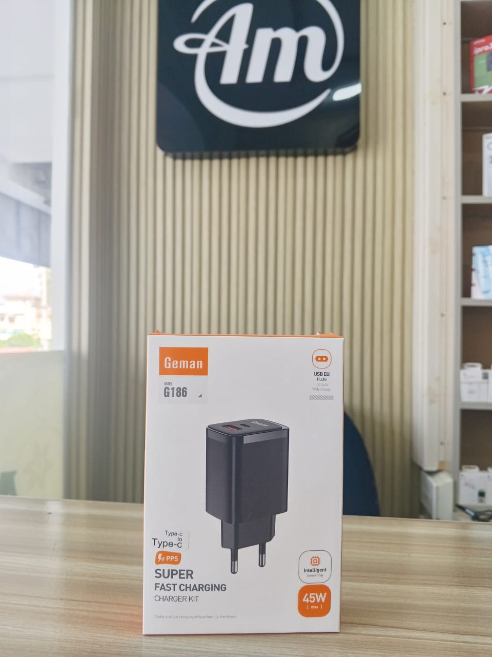 GEMAN , G-186 TYPE C 45W CHARGER